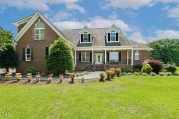 206 Stoneybrook Ct, Benson, NC 27504