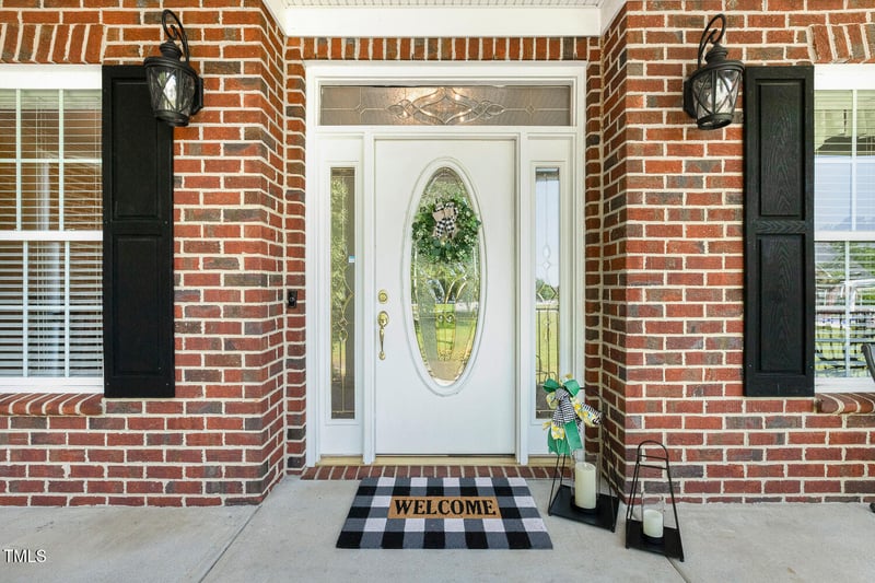 206 Stoneybrook Ct, Benson, NC 27504