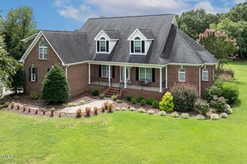 206 Stoneybrook Ct, Benson, NC 27504