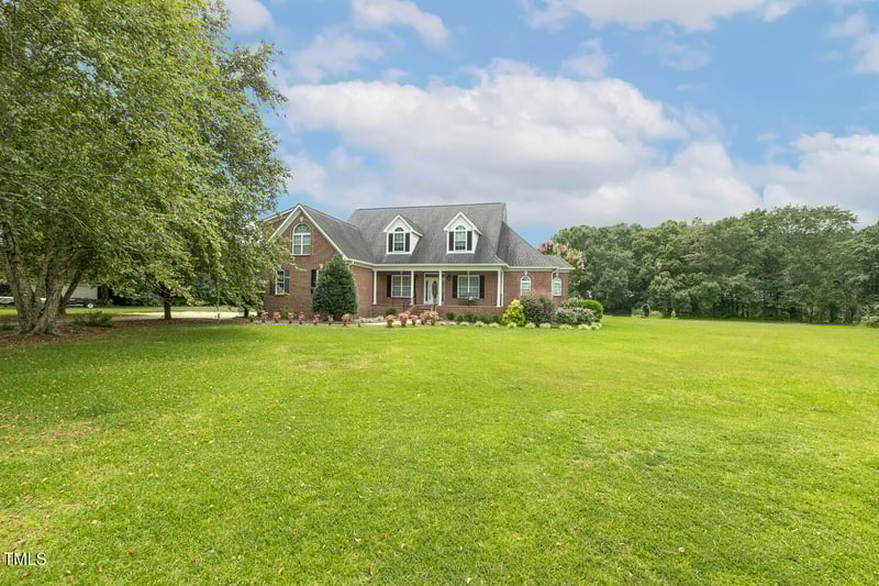206 Stoneybrook Ct, Benson, NC 27504