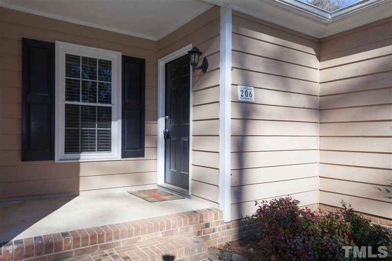 206 Trappers Run Dr, Cary, NC 27513