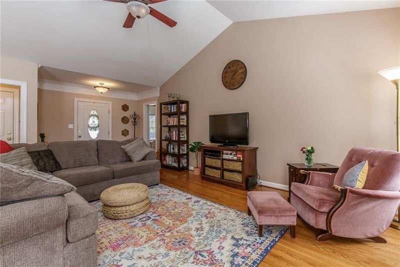 206 Tyndall Dr, Burlington, NC 27215