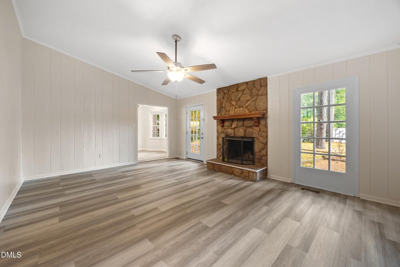 206 Viking Rd, Fayetteville, NC 28303