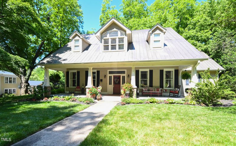 206 S Wake St, Hillsborough, NC 27278