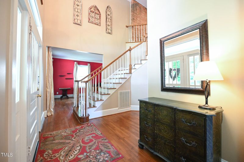 206 S Wake St, Hillsborough, NC 27278
