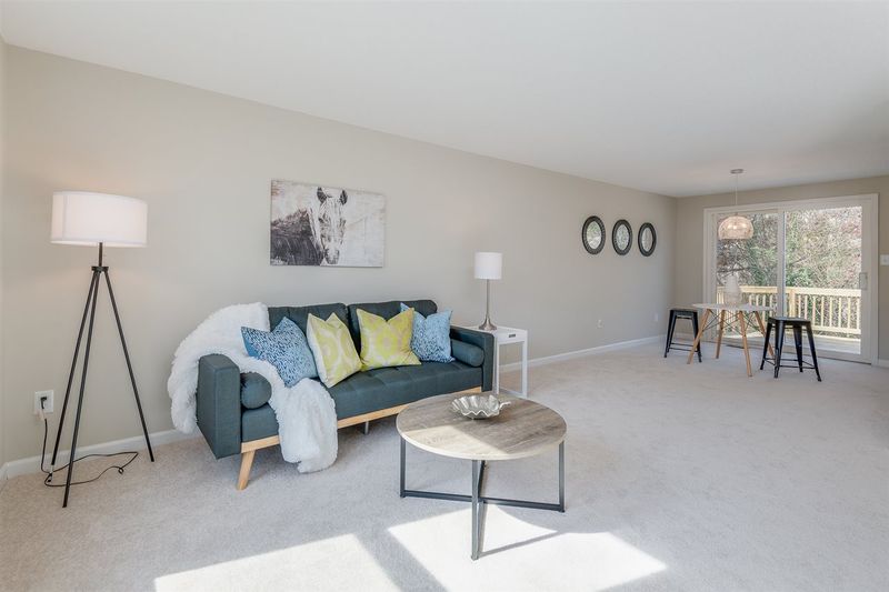 206 Willoughby Ln, Cary, NC 27513