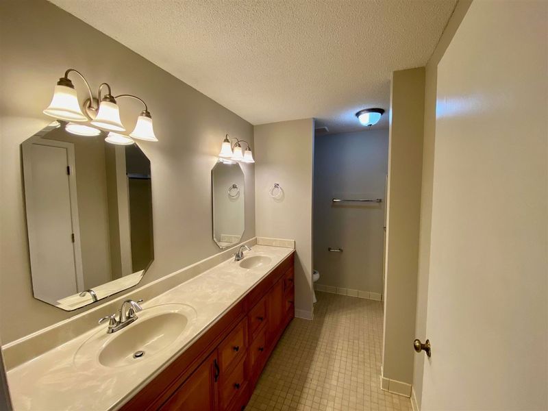 206 Wilmot Dr, Raleigh, NC 27606