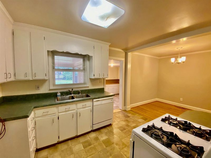 206 Wilmot Dr, Raleigh, NC 27606