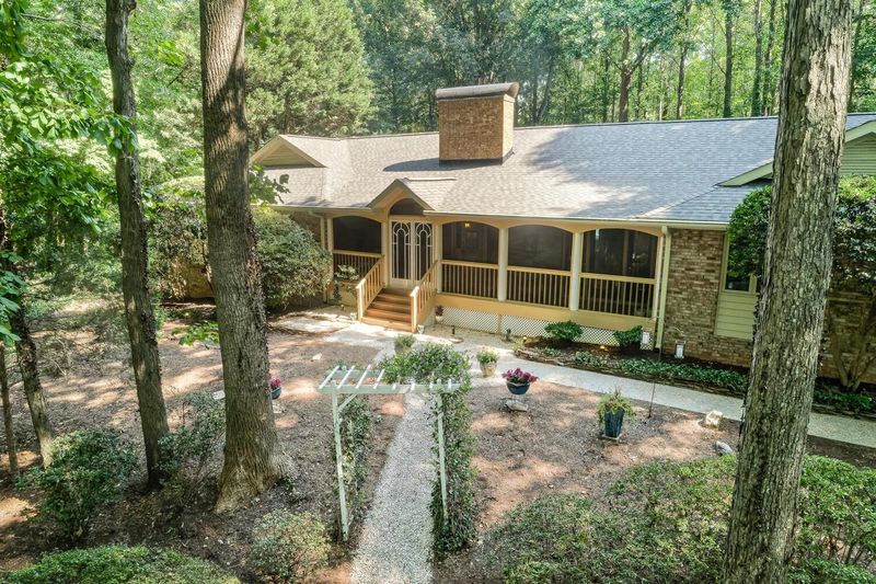 206 Winding Ridge Dr, Cary, NC 27518