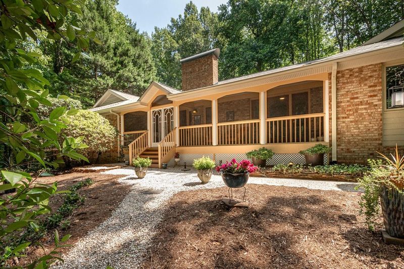 206 Winding Ridge Dr, Cary, NC 27518