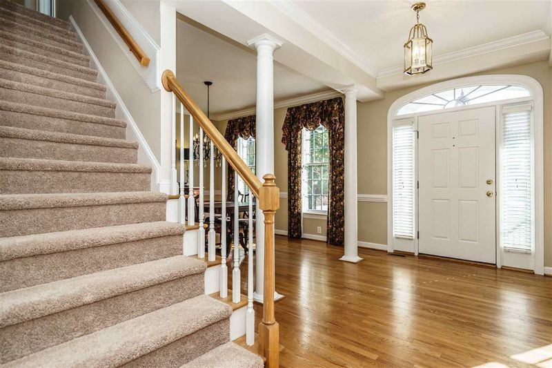 206 Wittenham Dr, Cary, NC 27519
