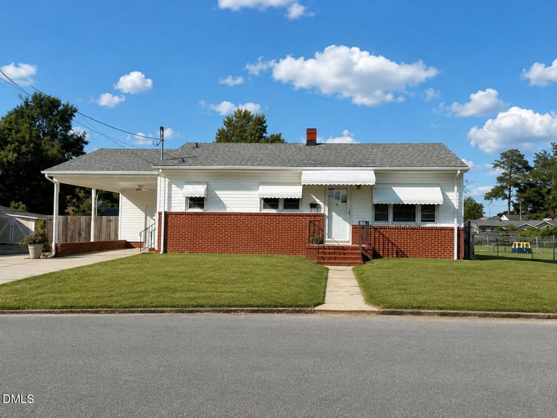 206 W Woodall St, Benson, NC 27504