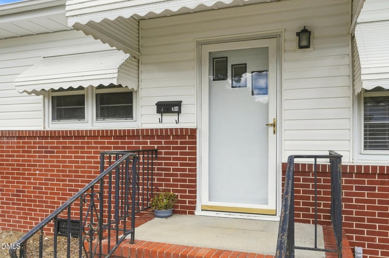 206 W Woodall St, Benson, NC 27504