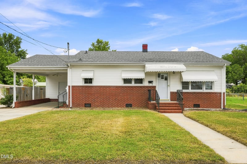 206 W Woodall St, Benson, NC 27504