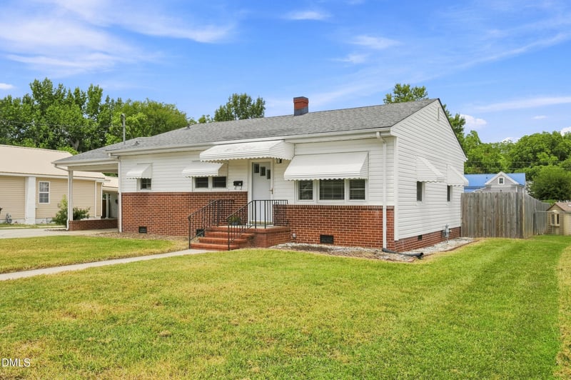 206 W Woodall St, Benson, NC 27504