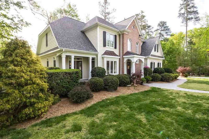 206 Wyndham Dr, Chapel Hill, NC 27516