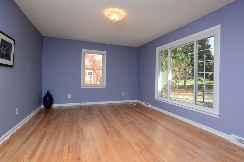 206 Yorktown Dr, Chapel Hill, NC 27516