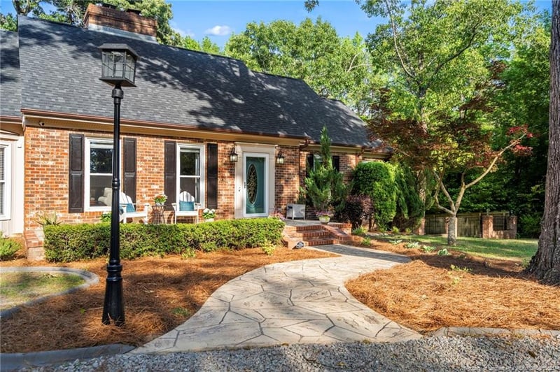 2061 Rayconda Rd, Fayetteville, NC 28304