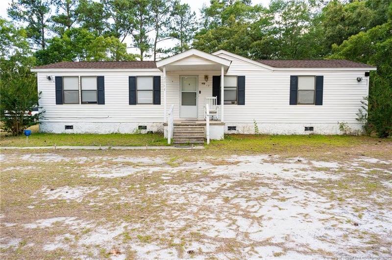 2064 Glamorgan Rd, Fayetteville, NC 28312