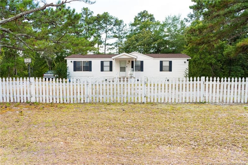 2064 Glamorgan Rd, Fayetteville, NC 28312