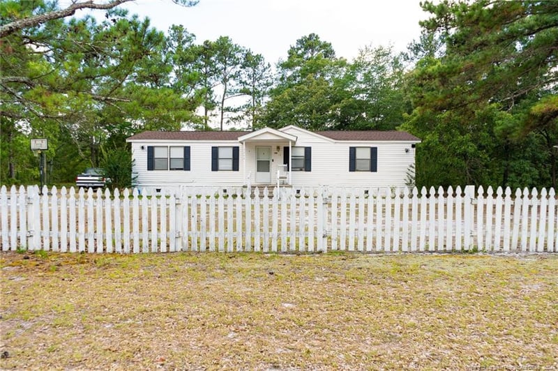 2064 Glamorgan Rd, Fayetteville, NC 28312