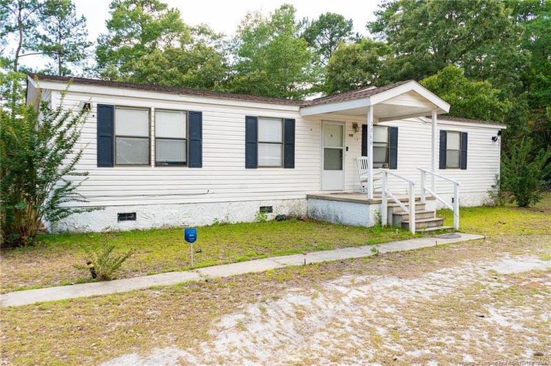 2064 Glamorgan Rd, Fayetteville, NC 28312