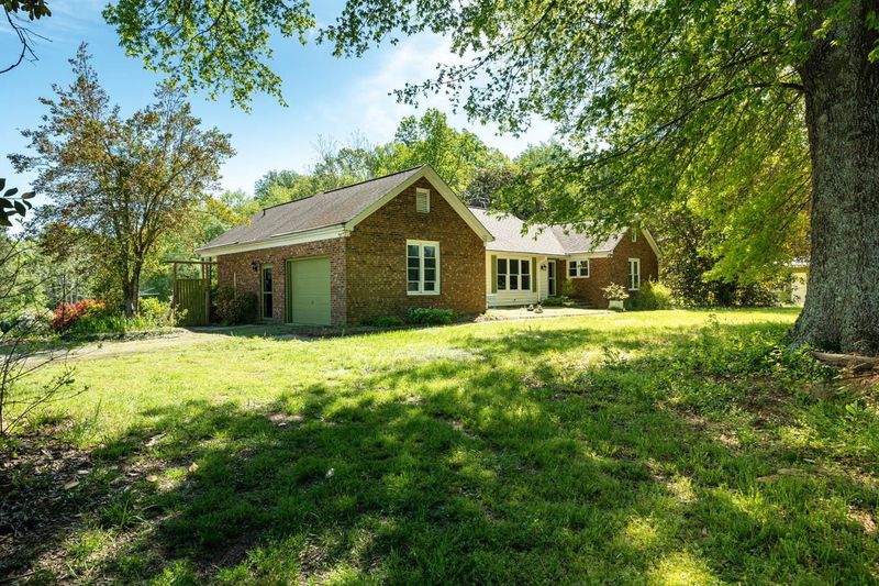 2066 River Rd, Pittsboro, NC 27312