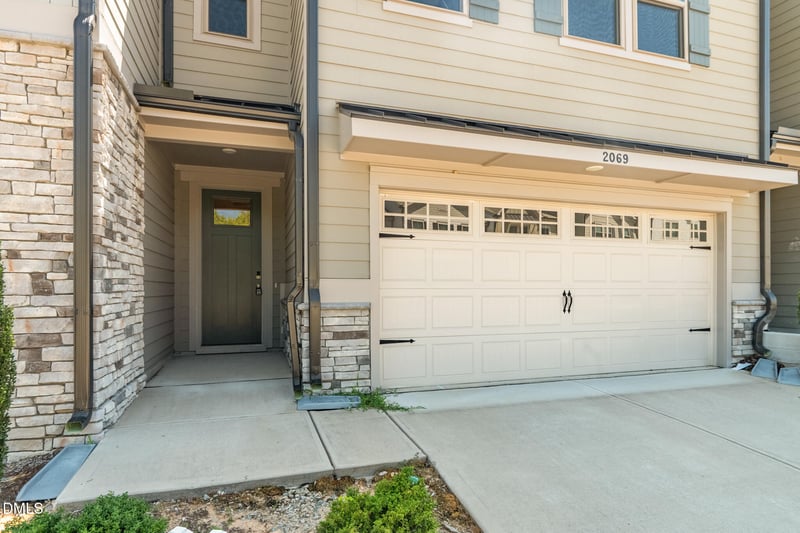 2069 Maggie Valley Dr, Apex, NC 27502