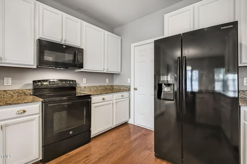 2069 White Pond Ct, Apex, NC 27523