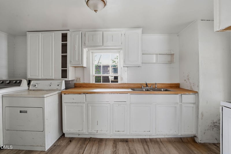 207 2nd St, Erwin, NC 28339