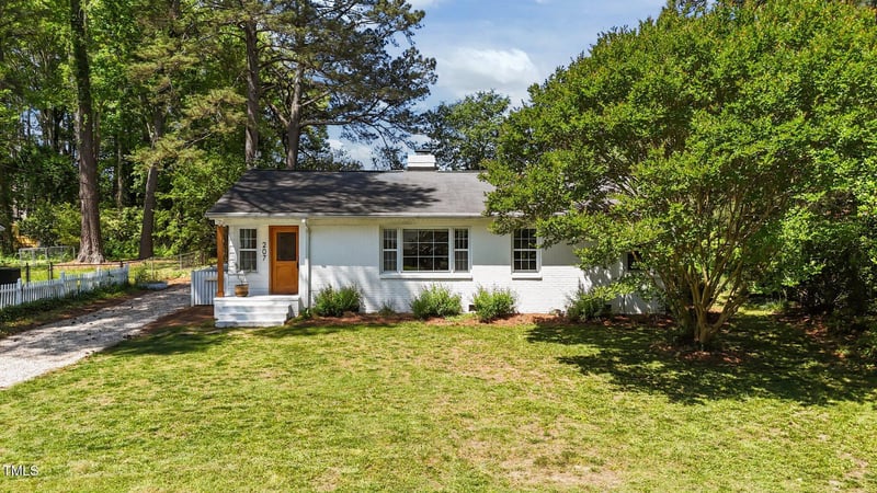 207 Aiken St, Fuquay Varina, NC 27526