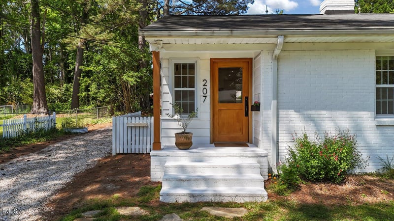 207 Aiken St, Fuquay Varina, NC 27526