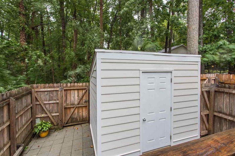 207 Barbary Ct, Cary, NC 27511
