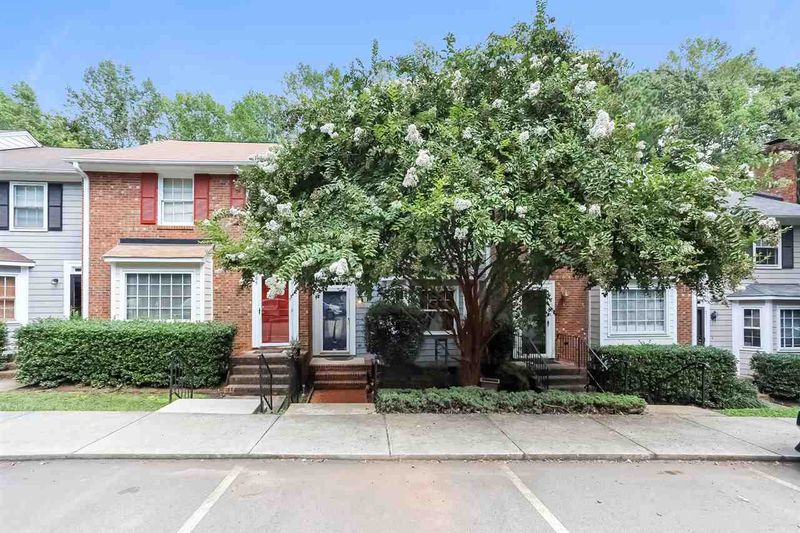 207 Bay Dr, Cary, NC 27511