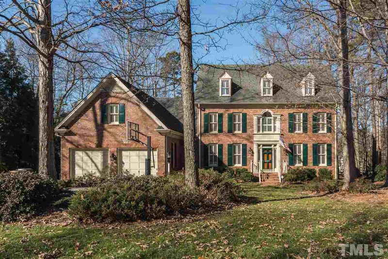 207 Bordeaux Ln, Cary, NC 27511