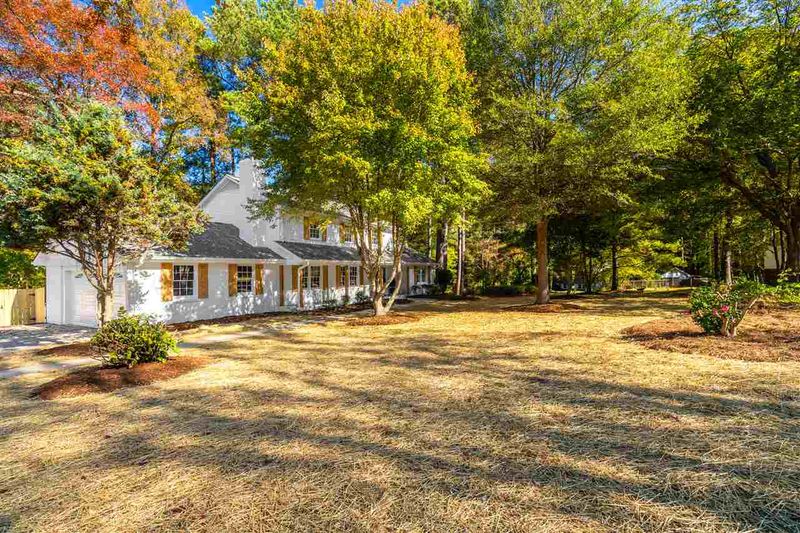 207 Briarcliff Ln, Cary, NC 27511