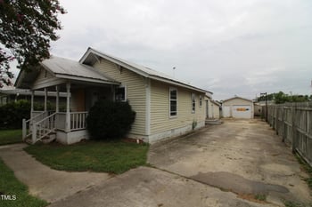 207 Brocklyn St, Benson, NC 27504