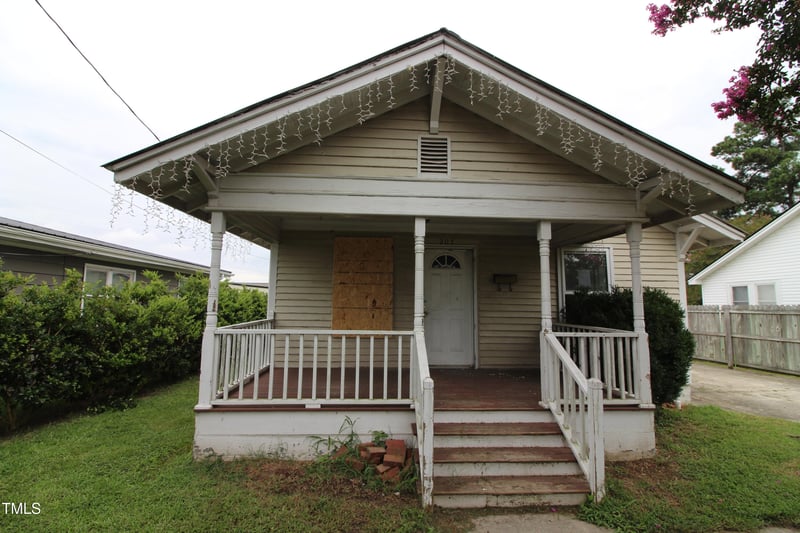 207 Brocklyn St, Benson, NC 27504