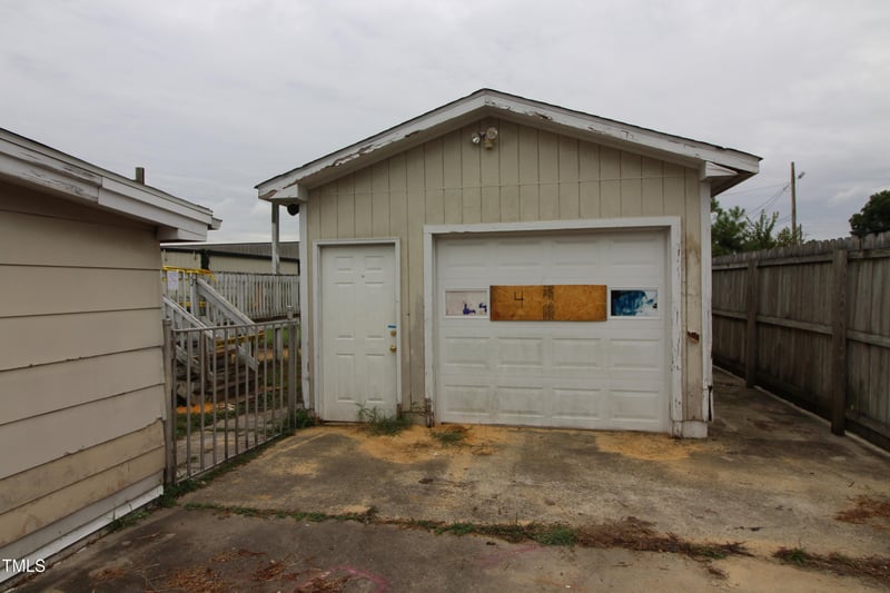 207 Brocklyn St, Benson, NC 27504