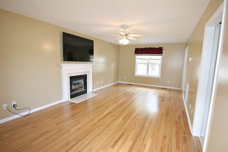 207 Chalmers Dr, Clayton, NC 27520