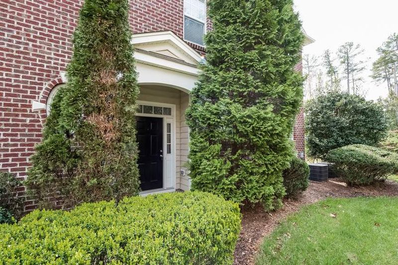 207 Chateau Pl, Chapel Hill, NC 27516