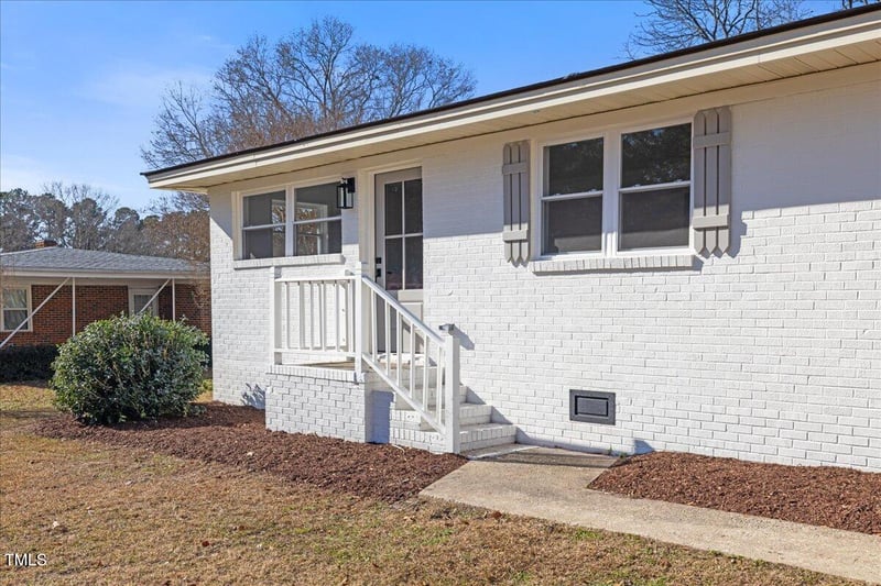 207 Cloverdale Dr, Smithfield, NC 27577