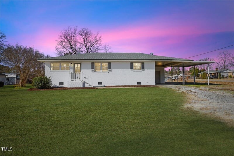 207 Cloverdale Dr, Smithfield, NC 27577