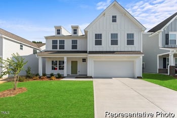 207 Curling Creek Dr, Clayton, NC 27527