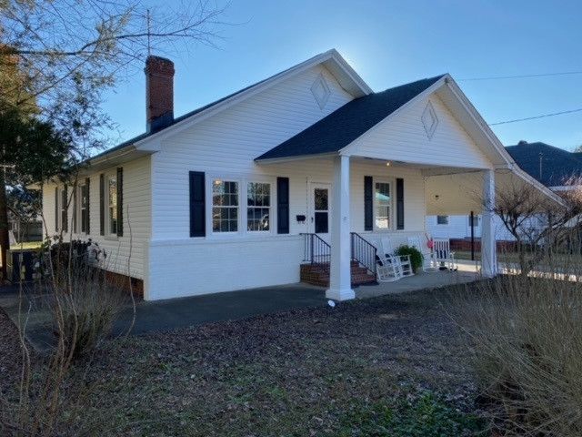 207 W D St, Erwin, NC 28339