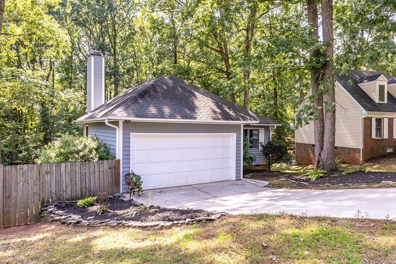 207 Dalmeny Dr, Cary, NC 27513