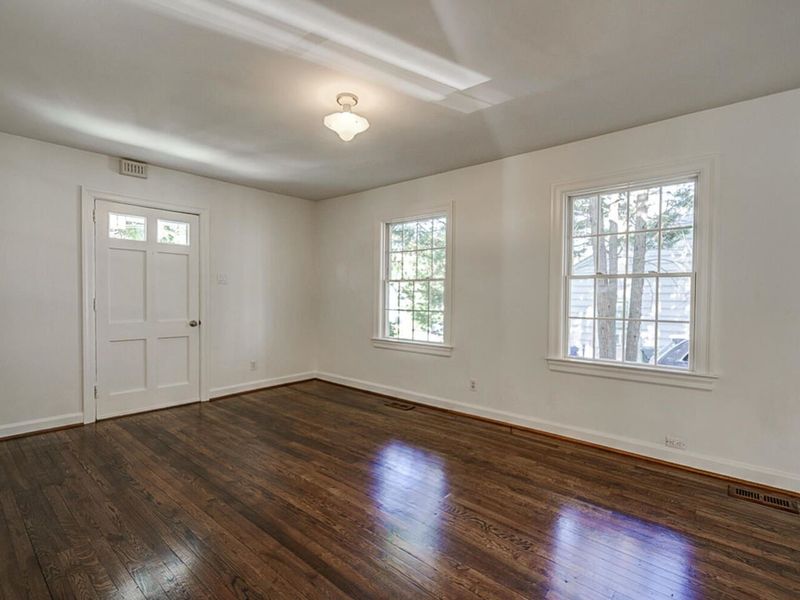 207 Dennis Ave, Raleigh, NC 27604