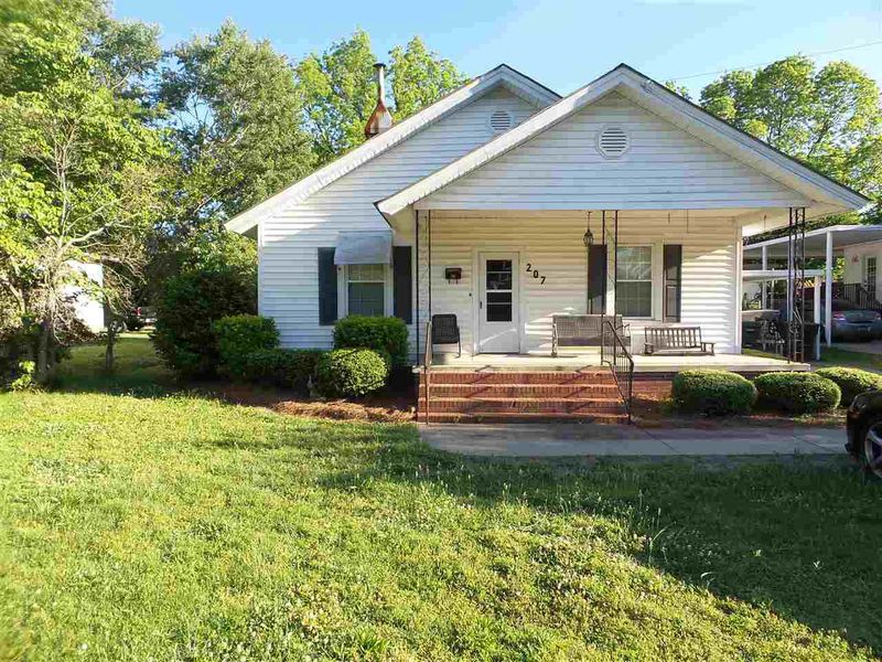 207 W E St, Erwin, NC 28339