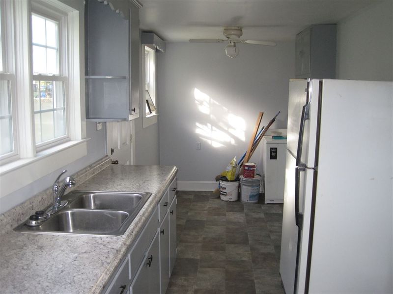 207 W E St, Erwin, NC 28339