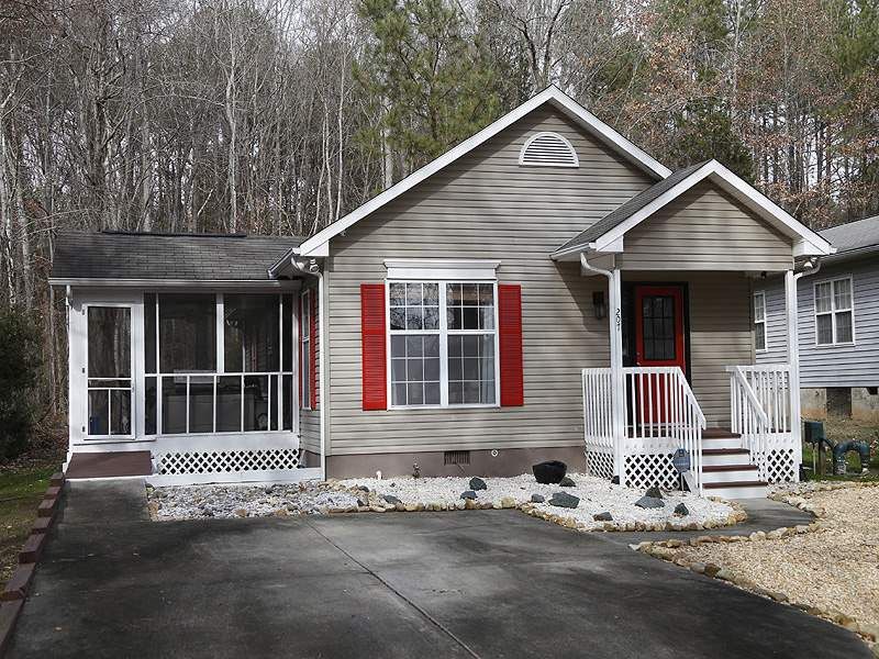 207 Elderberry Ct, Chapel Hill, NC 27517